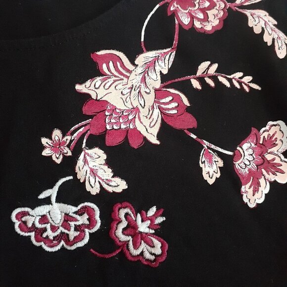 Chico's Zenergy Black Floral Embroidered Shirt Size 3 (16/18) - Picture 5 of 11